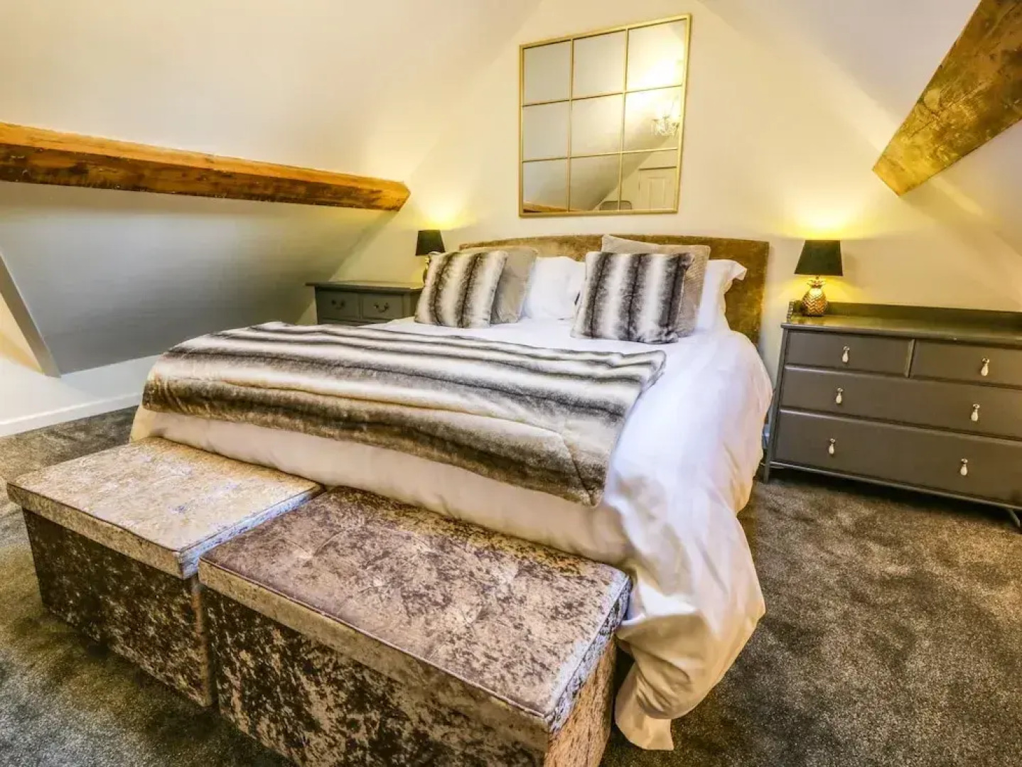 Yr Hen Ysgol, The Old School