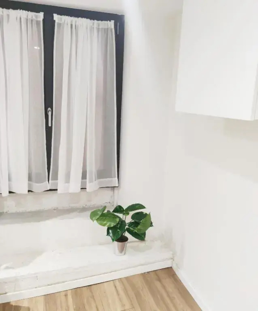 SUPERBE Studio avec coin nuit TOUT EQUIPE !