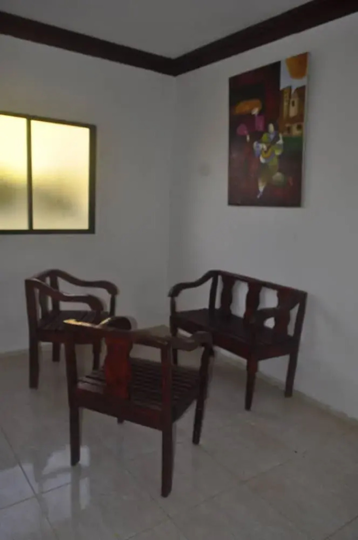 Hotel La Polilla Bar and Restaurant