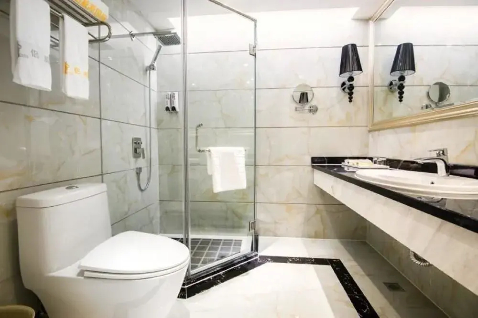 Lvweisi Yinhui Hotel