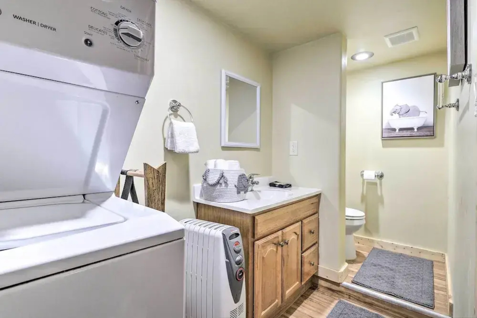 Pet-friendly Duck Creek Village Cabin w/ Fire Pit!