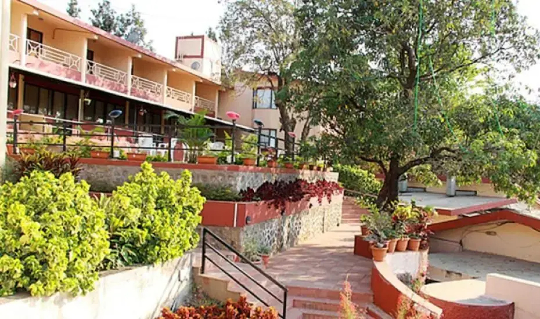 Hotel Anando Saputara