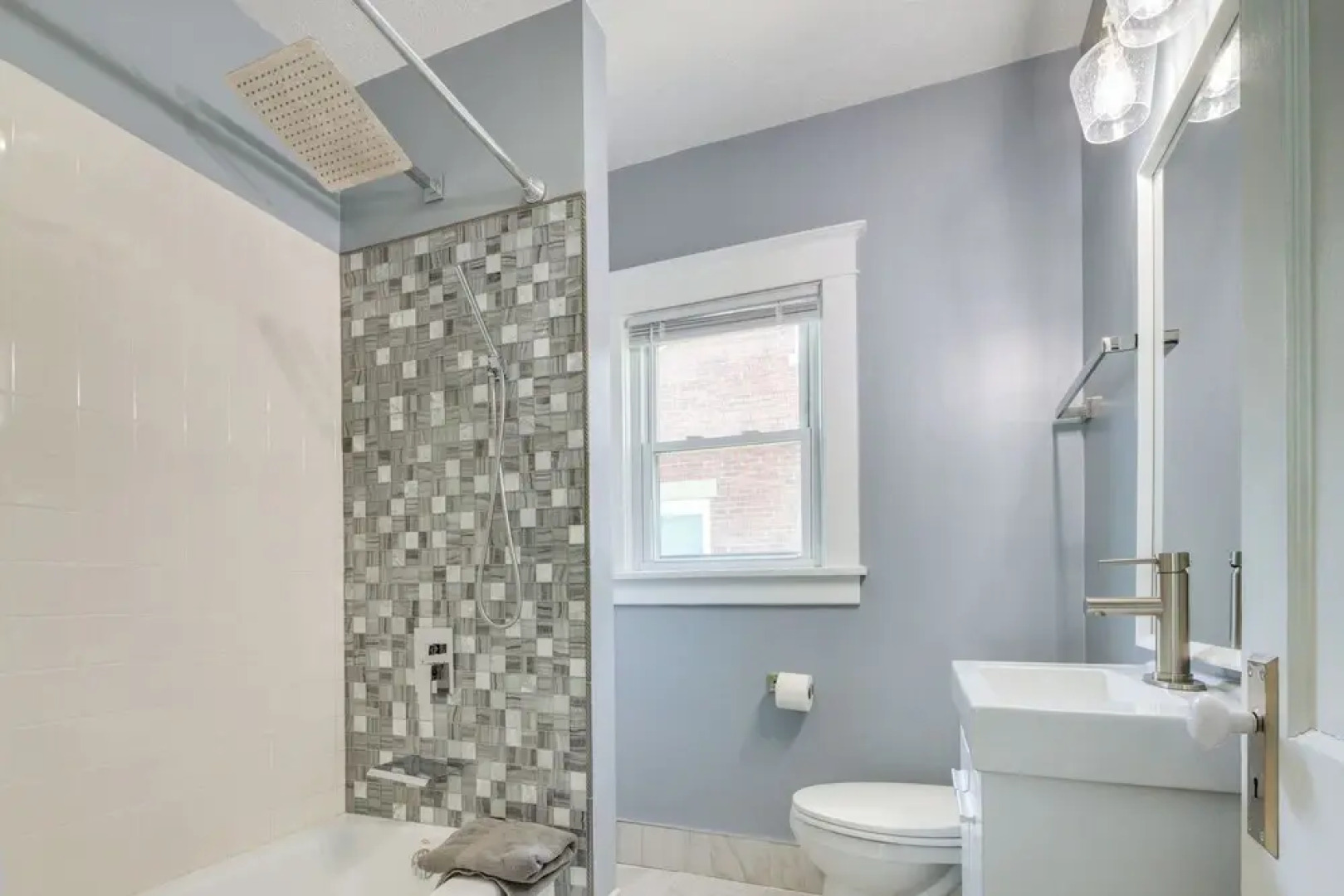 Cozy Indiana Getaway Near Washington Park Zoo!