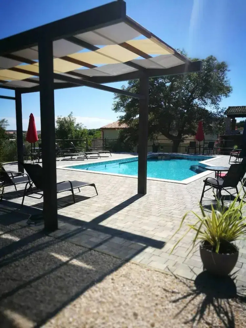 Apartments Bertetić