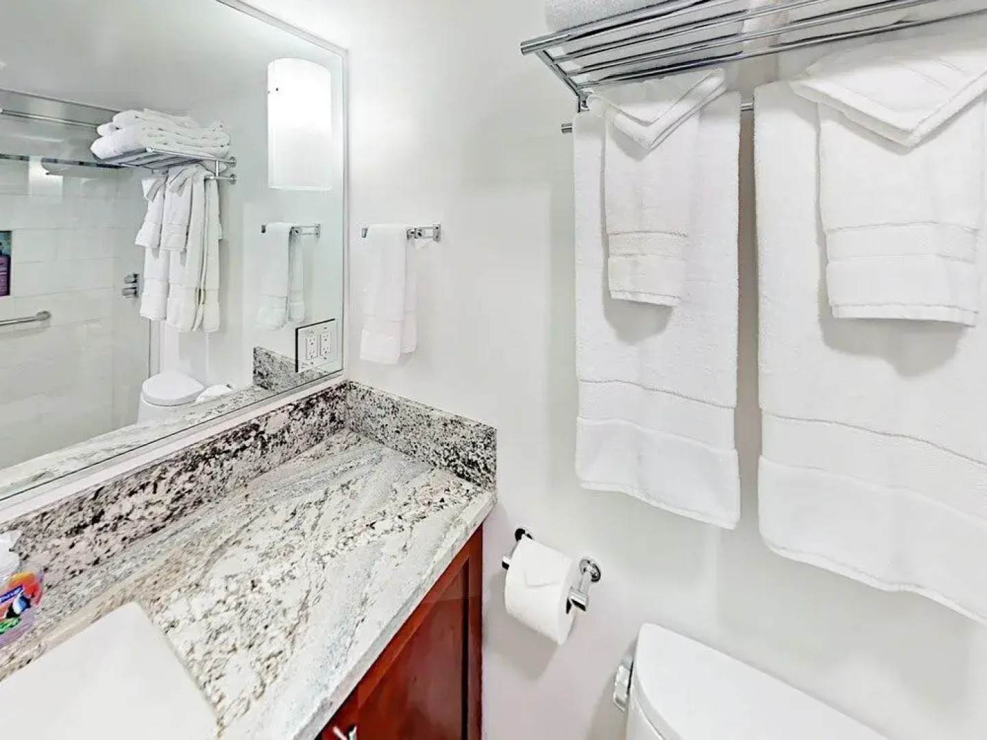 Top-Floor Unit Unit #302 - 2 Br Condo