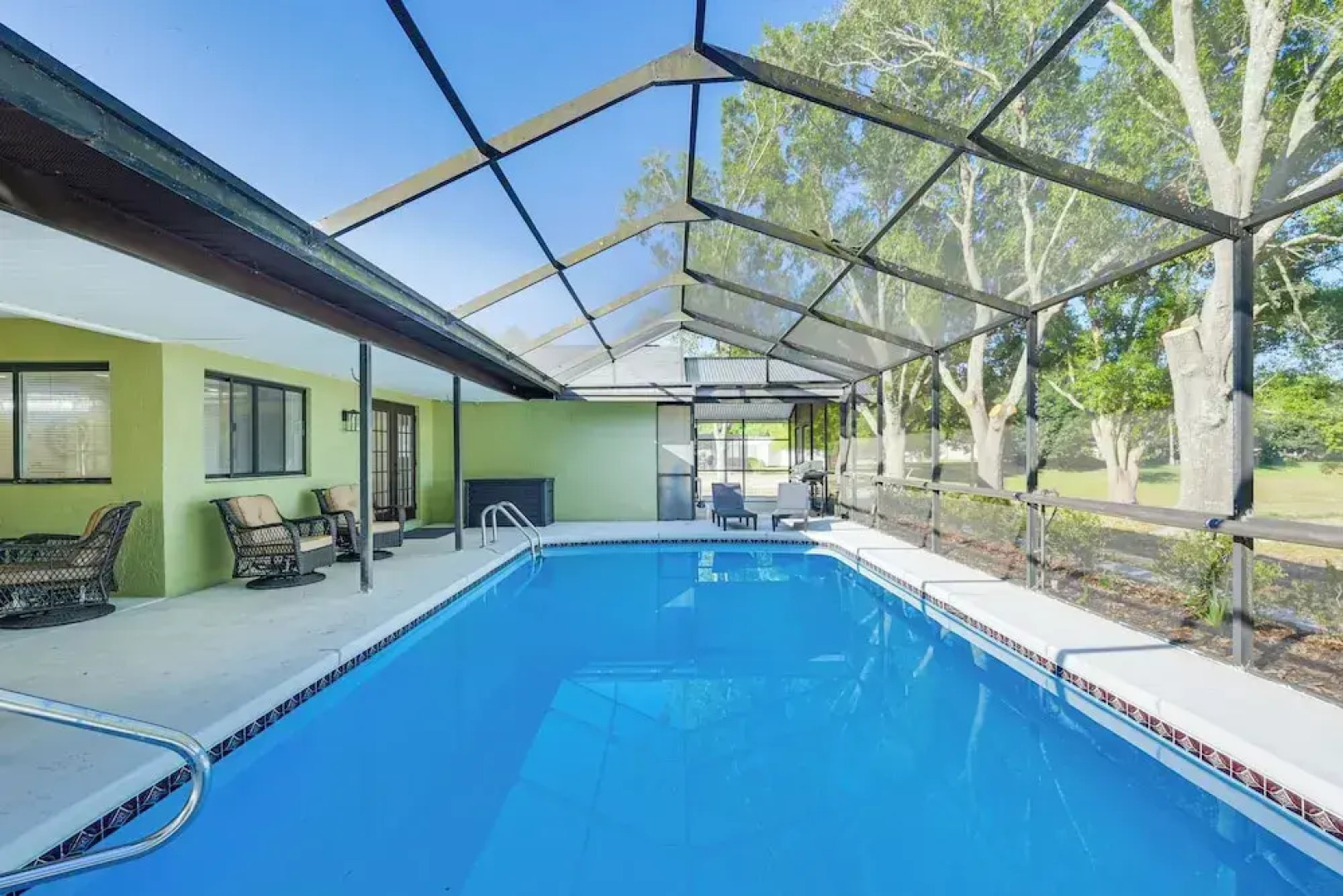 Spring Hill Home w/ Pool, BBQ Grill & Outdoor TV!