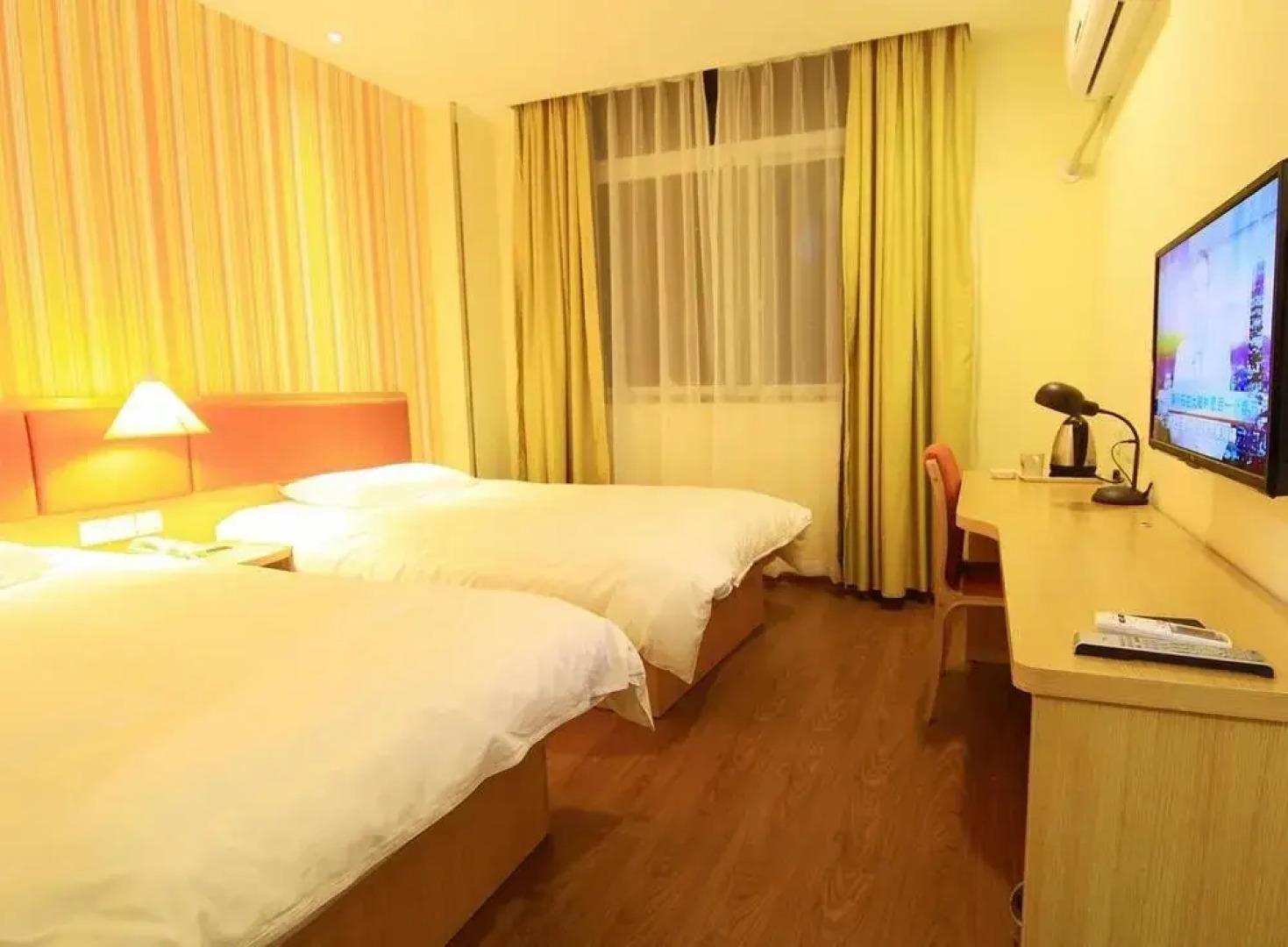 Home Inn Guiping Xishan Bus Center