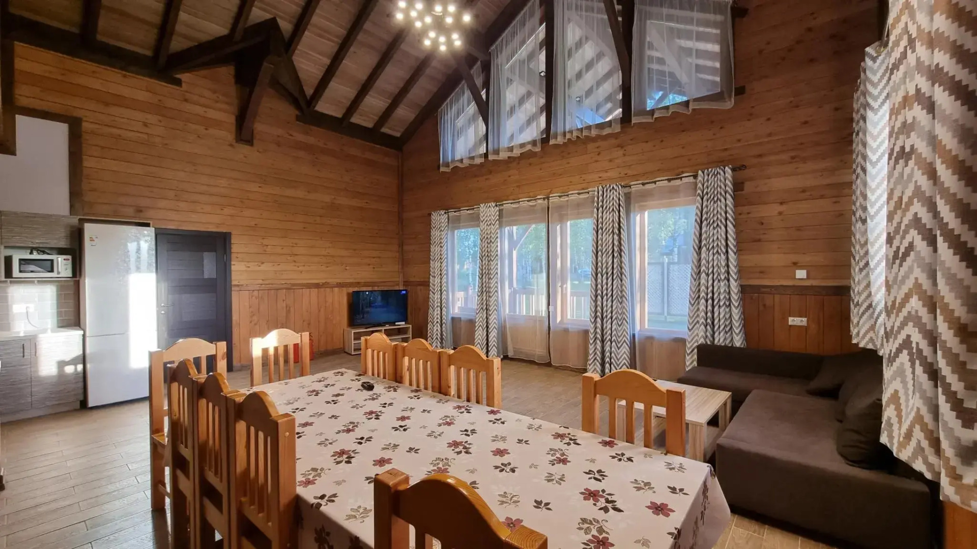 Дом В1 на базе отдыха Новинки Парк