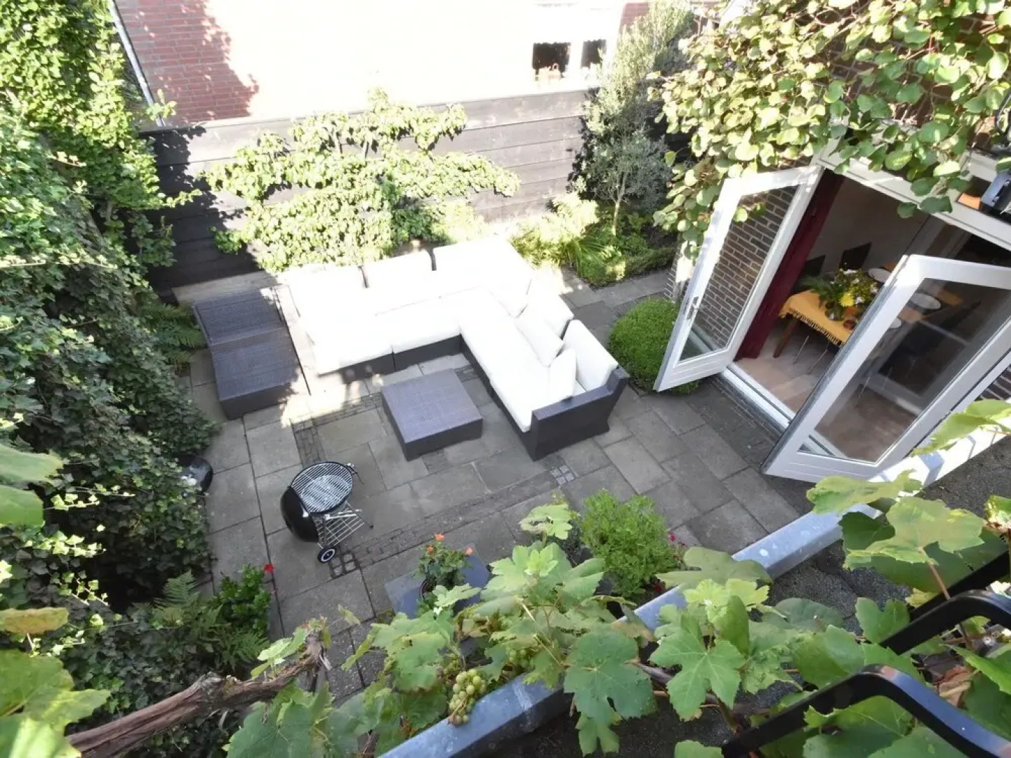 Boutique Holiday Home in Grootschermer With Garden