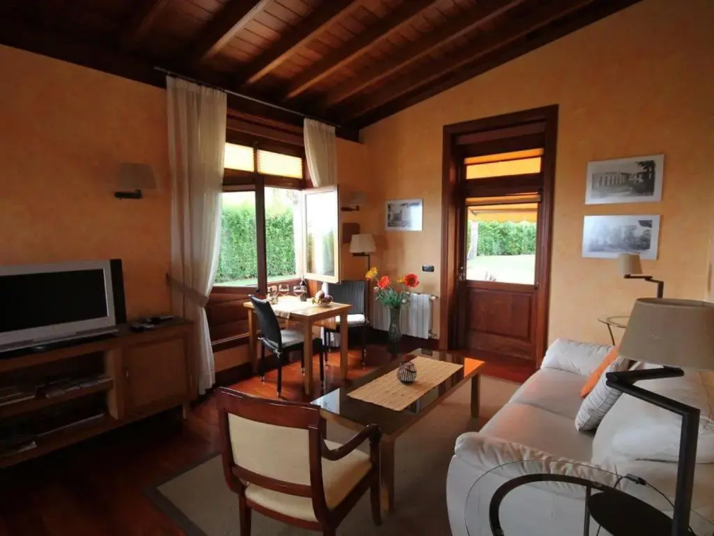 Lujoso apartamento en Finca Robles 1