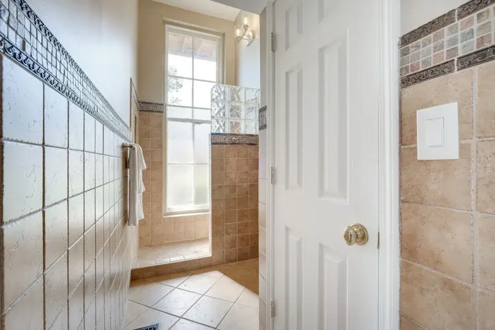 Historic New Albany Apartment ~ 6 Mi to Louisville