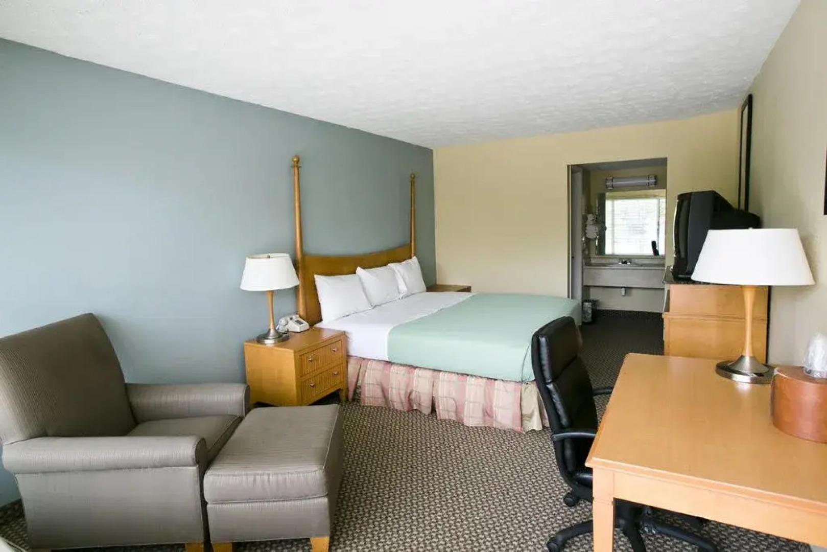 Star City Inn and Suites