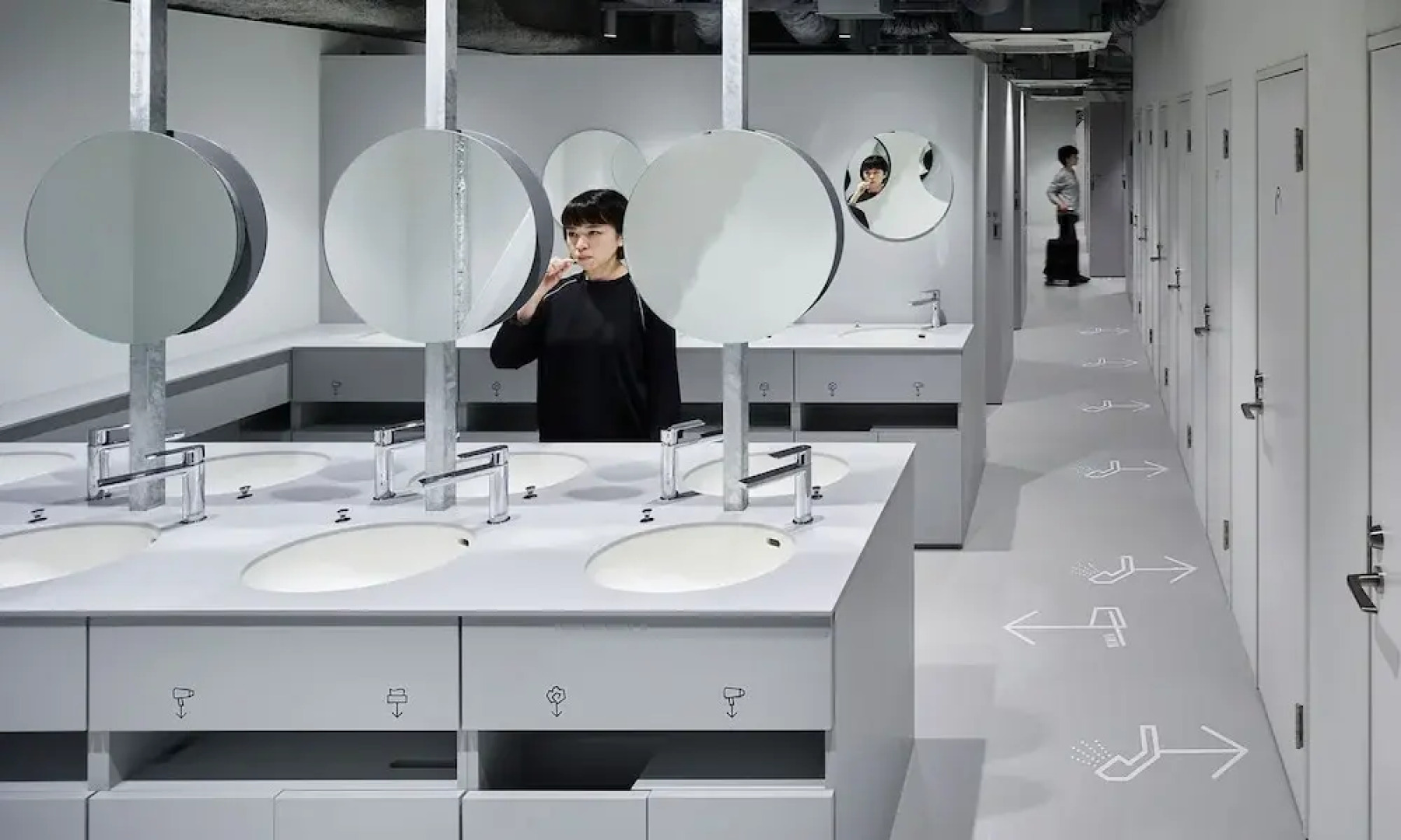 9h nine hours Suidobashi