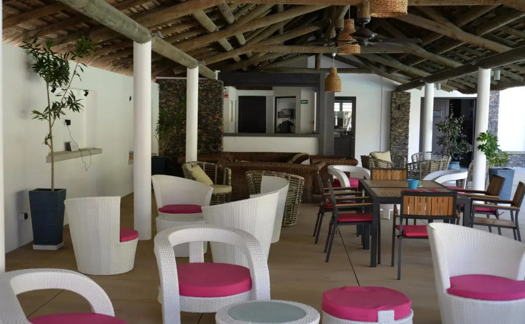 Toparadis Guest House