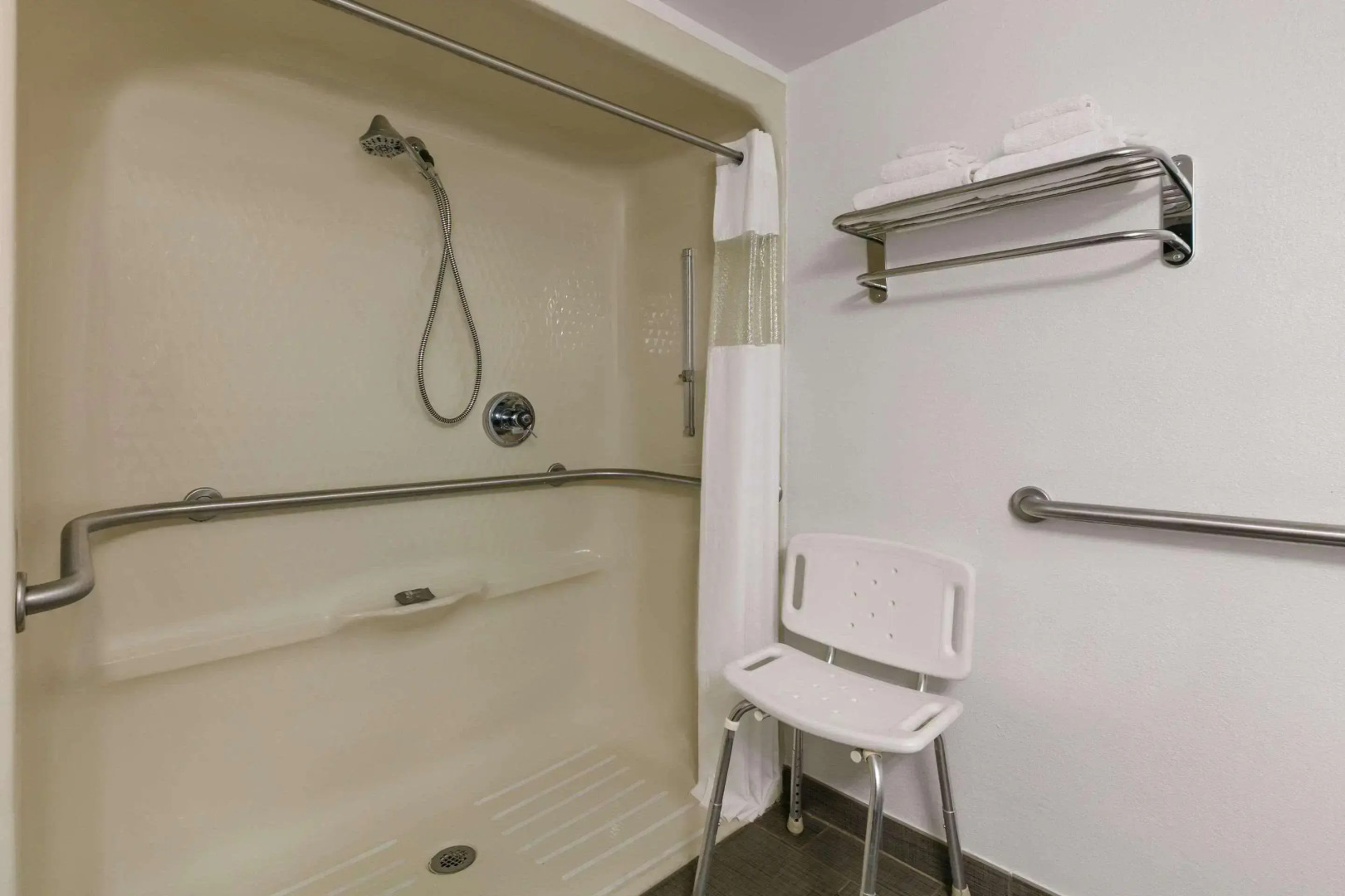 Country Inn & Suites by Radisson, Roanoke Rapids, NC