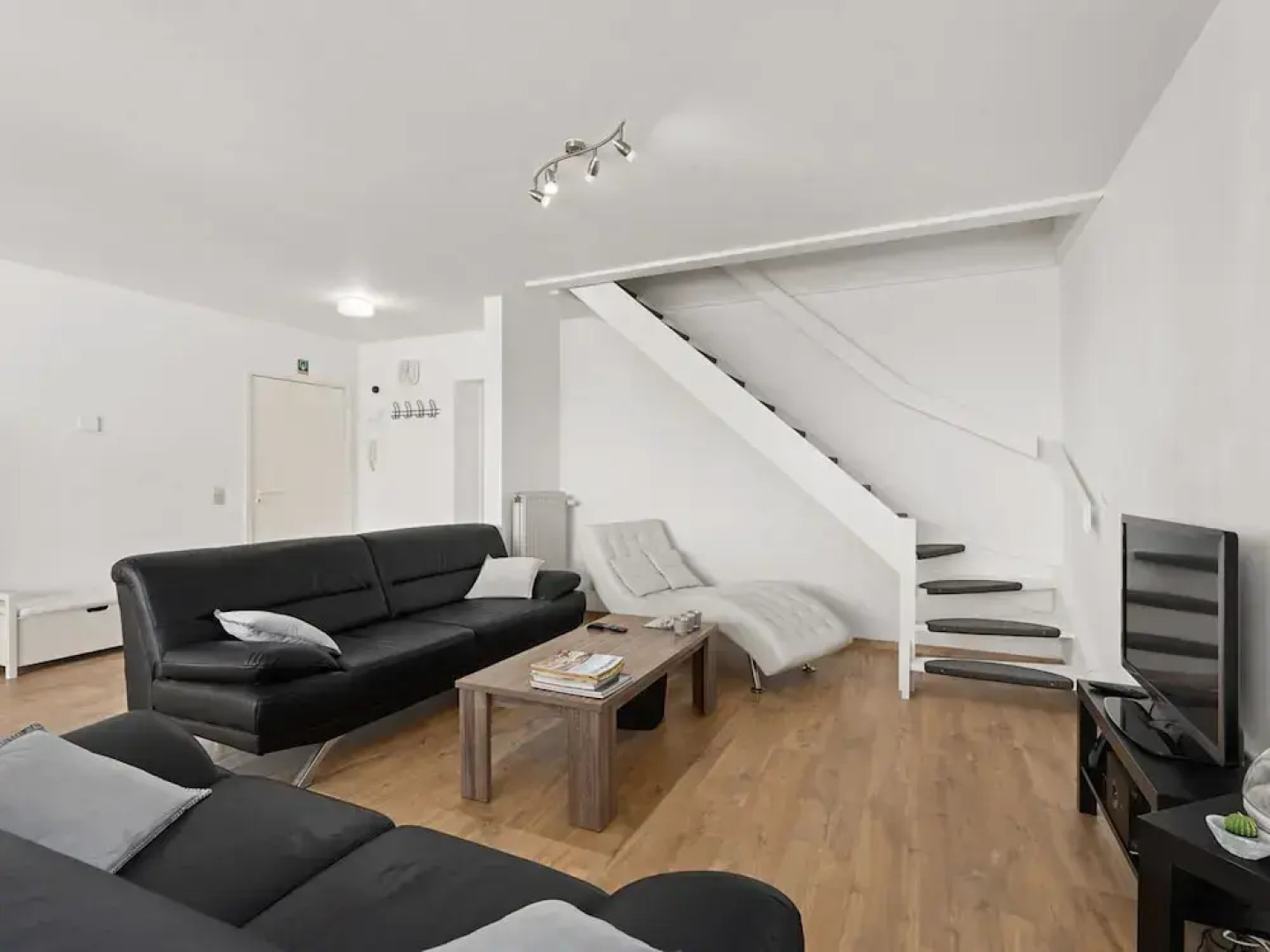 Beautiful Apartment Near Center