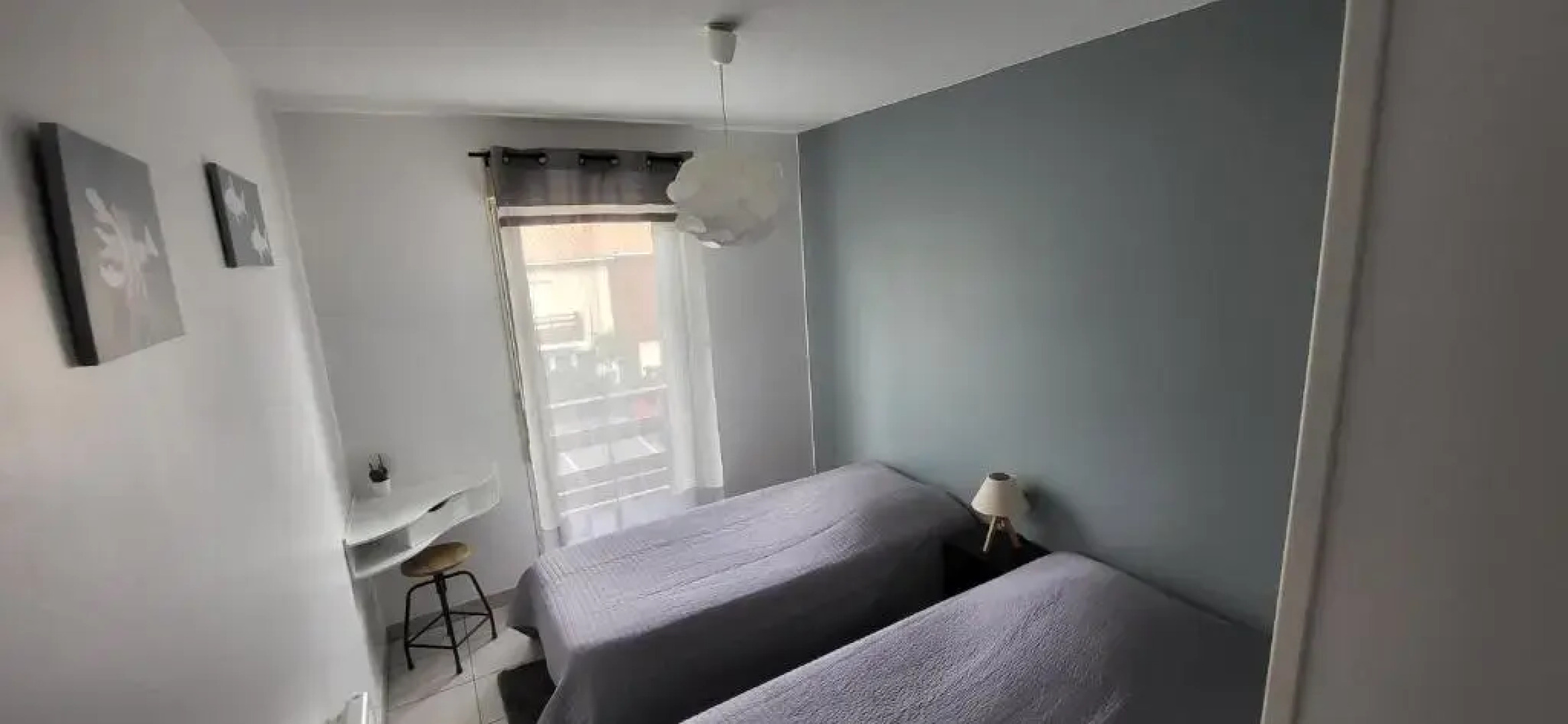 Appartement 2 chambres Balcon Parking privé Centre Village