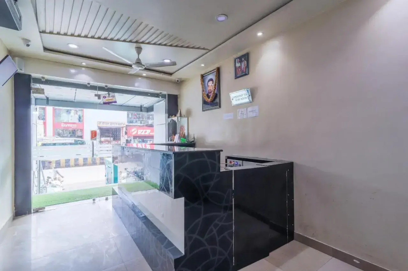 Hotel Mahadev Regency Kanpur