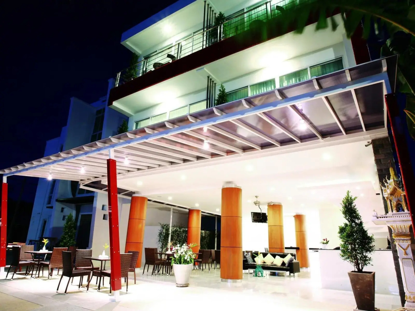 One World One Home Naiharn Hotel