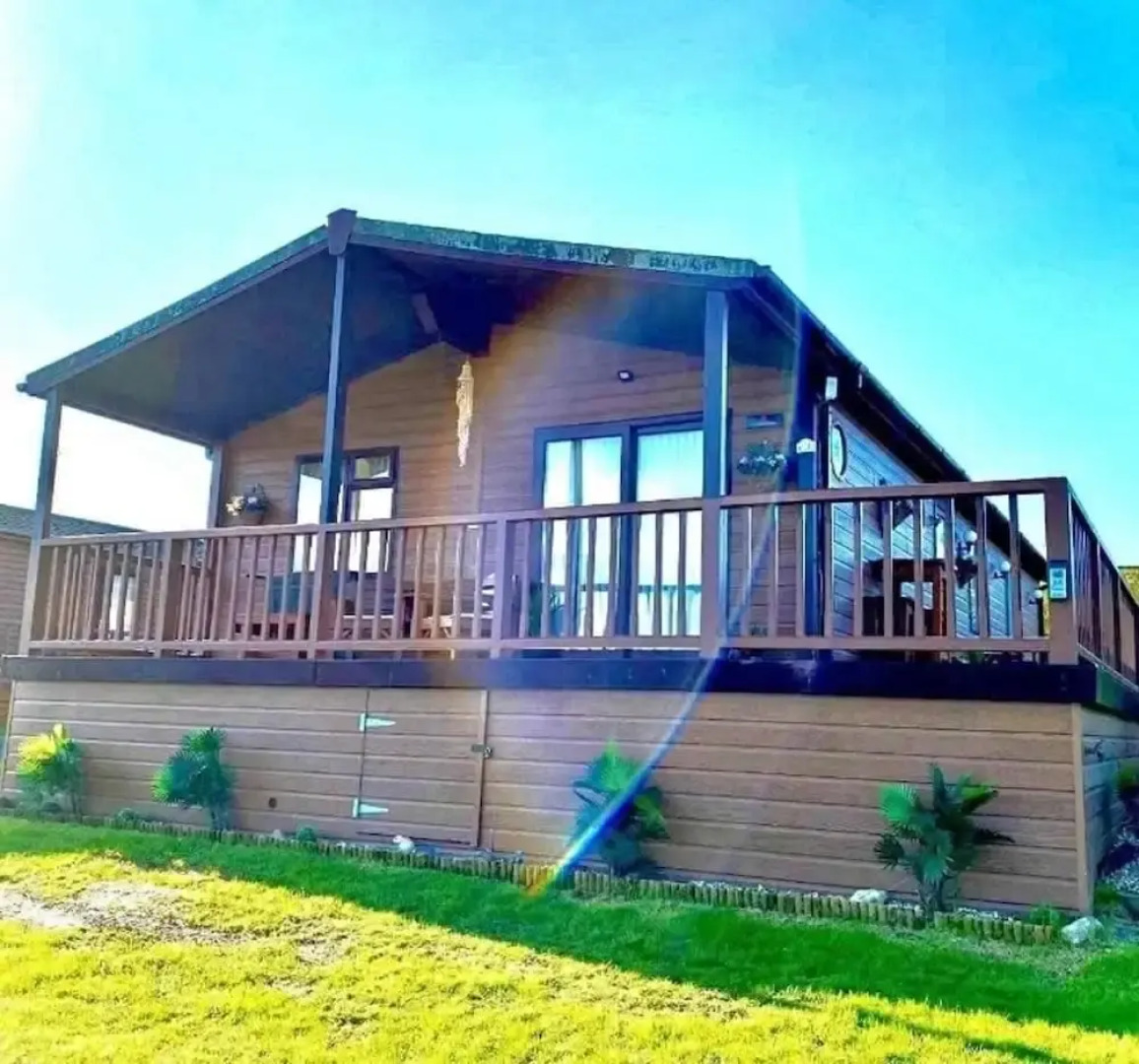 Lodge - Sleeps up to 6, pet Friendly & bbq Allowed