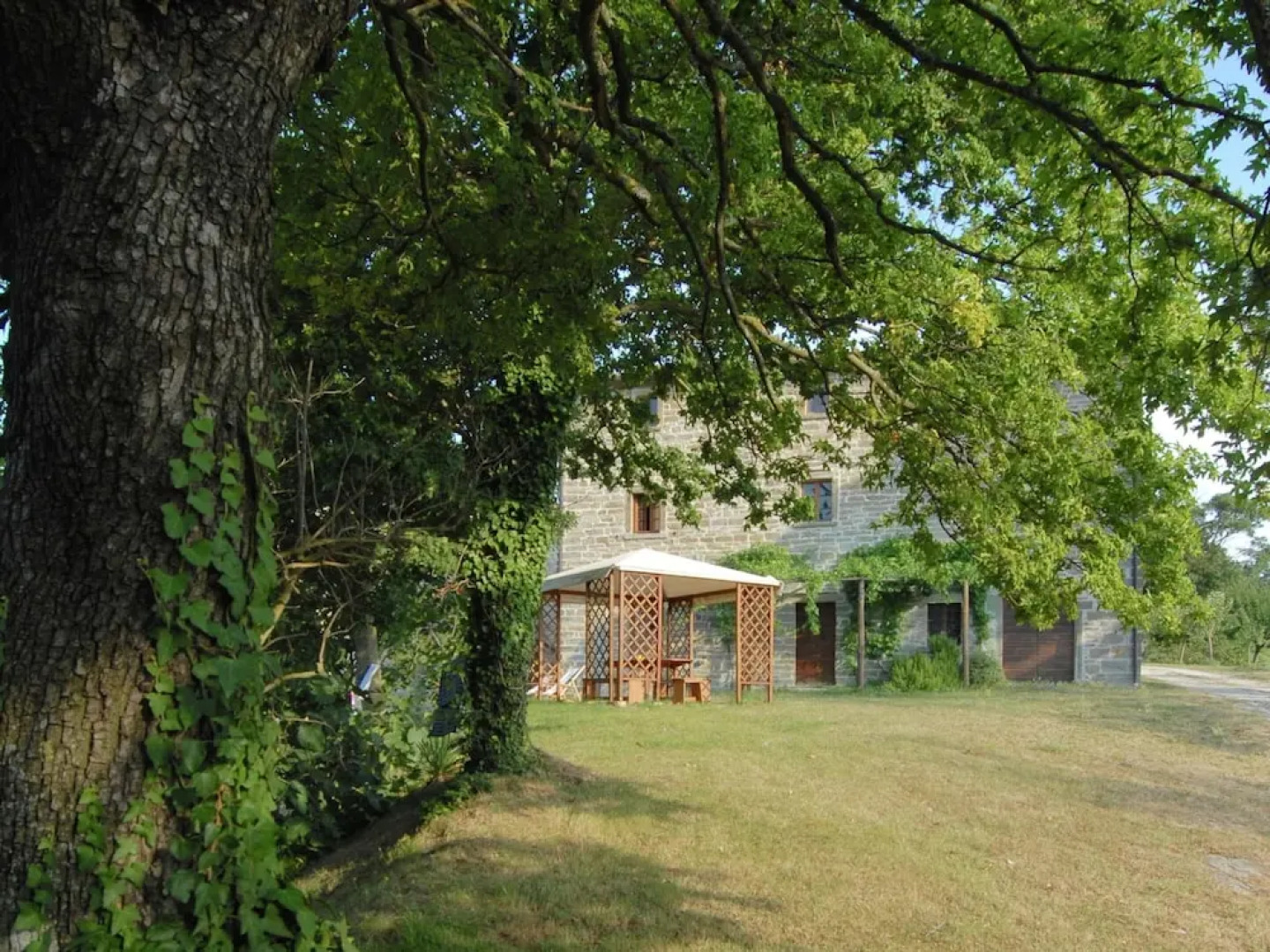 Farmhouse in Apecchio With Pool and Terrace