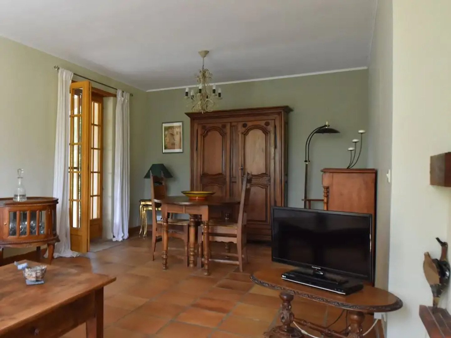 Modern Holiday Home in Languedoc-roussillon With Pool