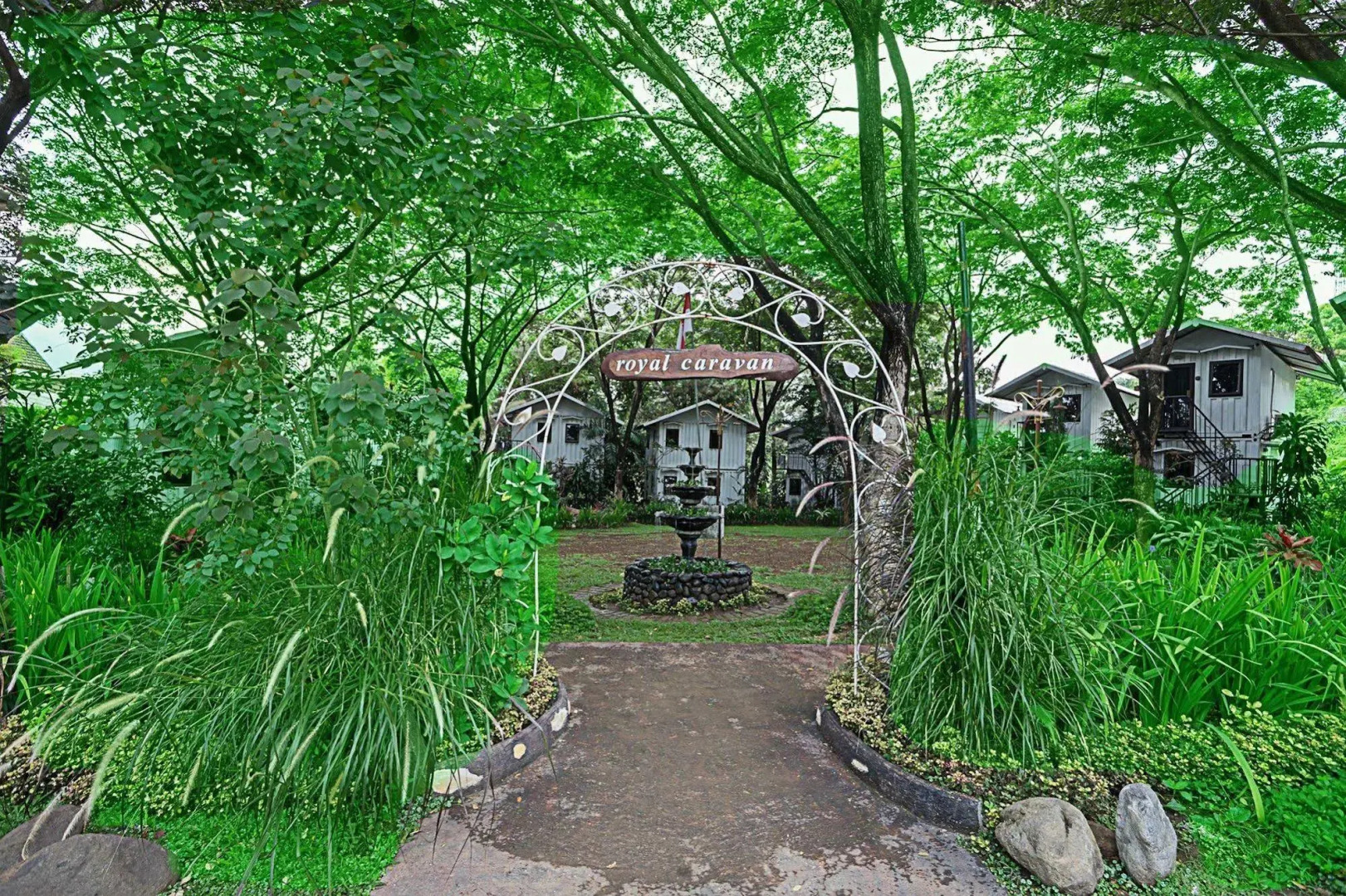 Royal Caravan Hotel Trawas