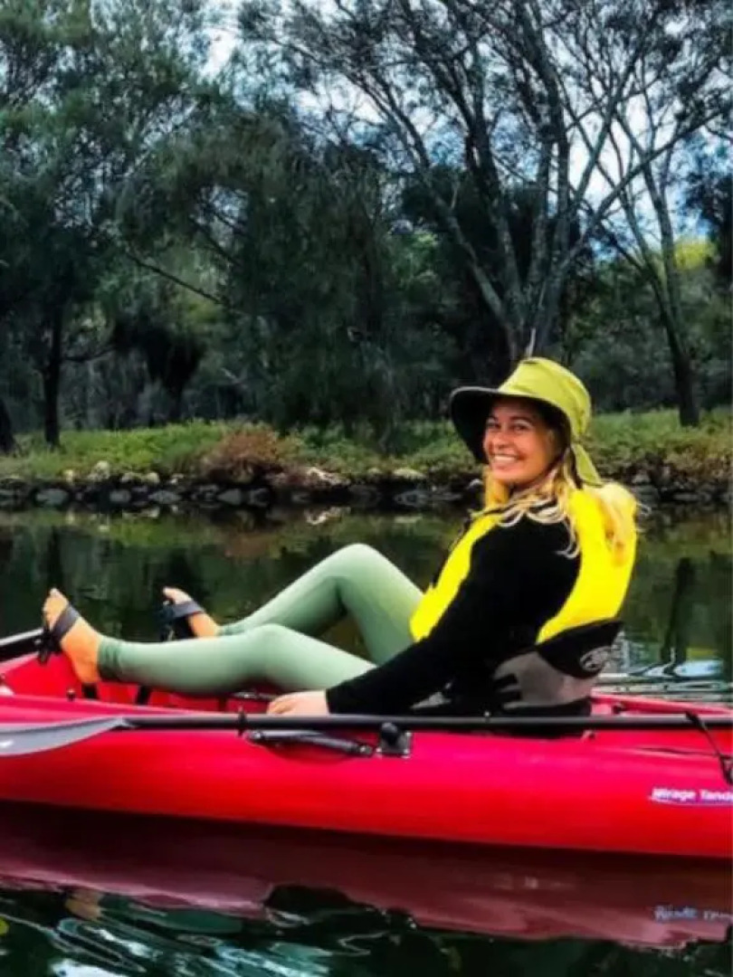 "WATERLILY HOUSE" - Luxury Canal House, Jetty, Dog & Child Friendly - Sleeps 14