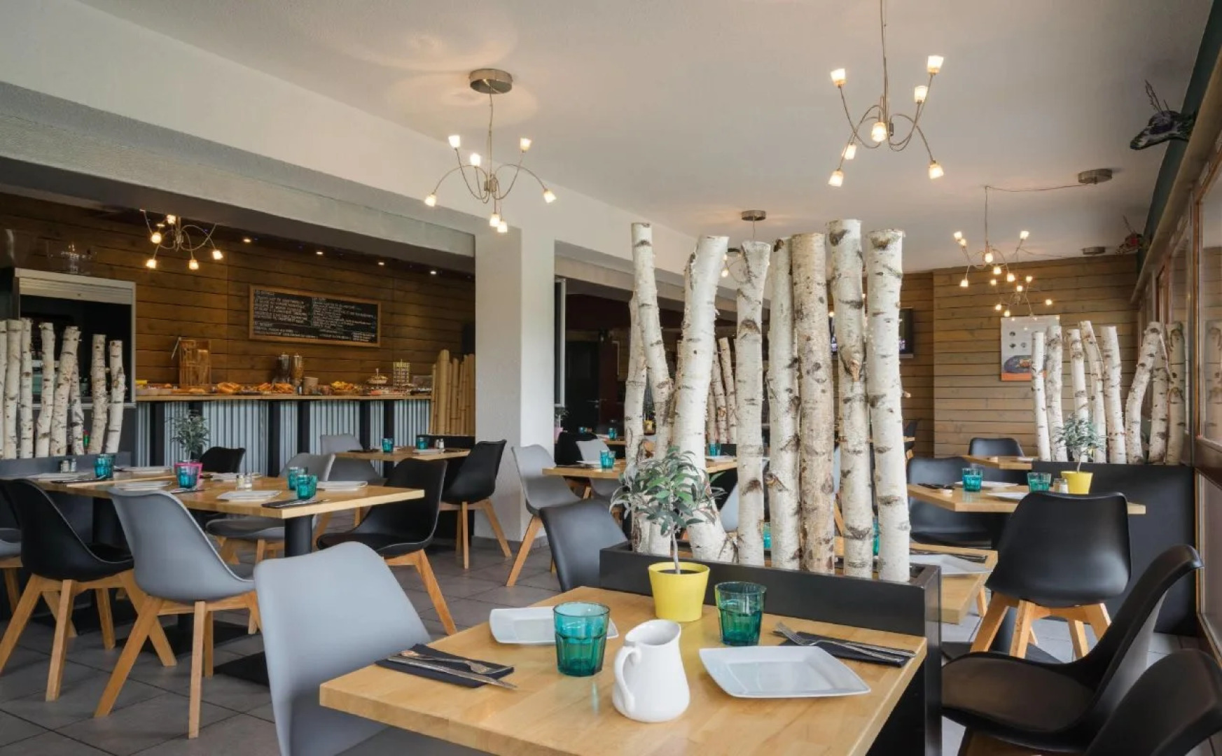 Logis Cris Hôtel et Restaurant - Lyon Sud-Est