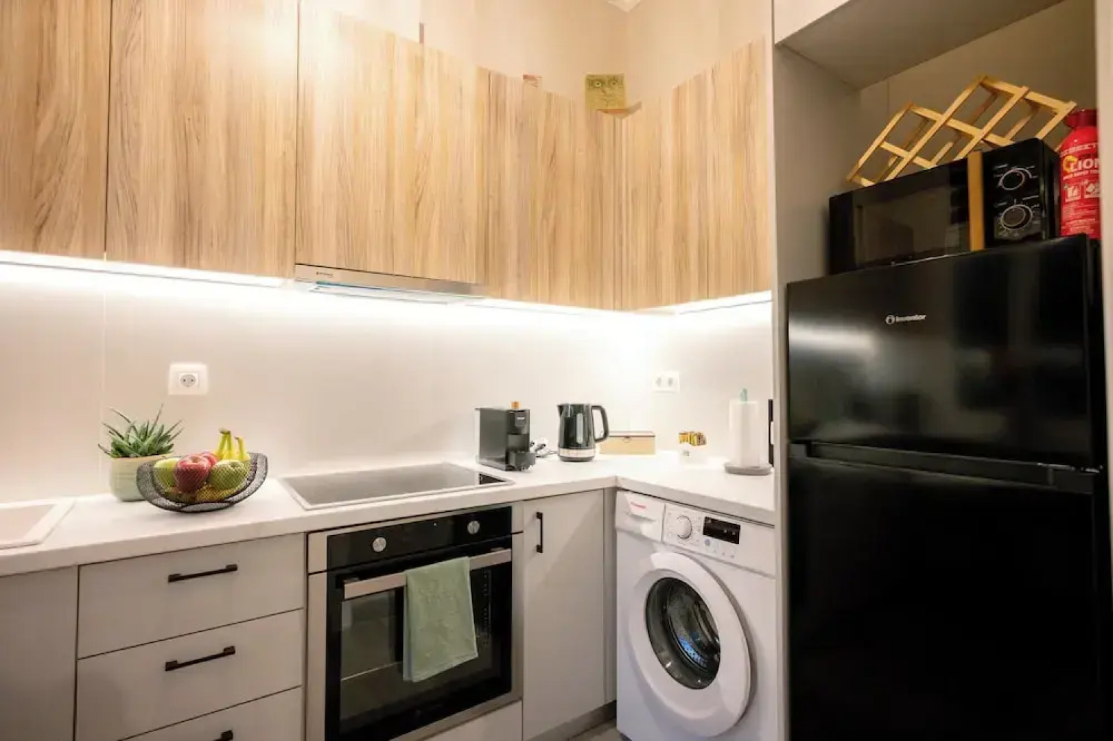 Peacock's Apartments