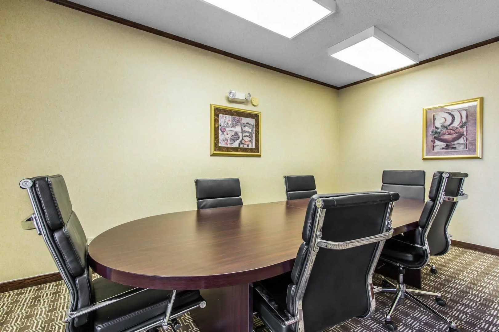 Ardmore Inn & Suites