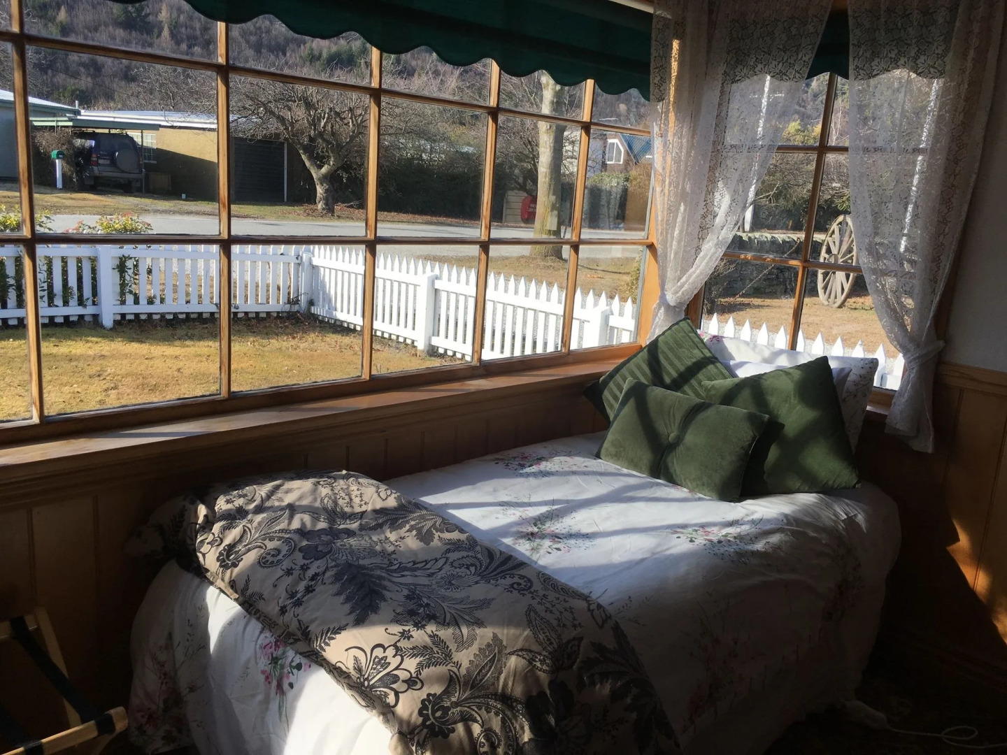 Settlers Cottage Motel