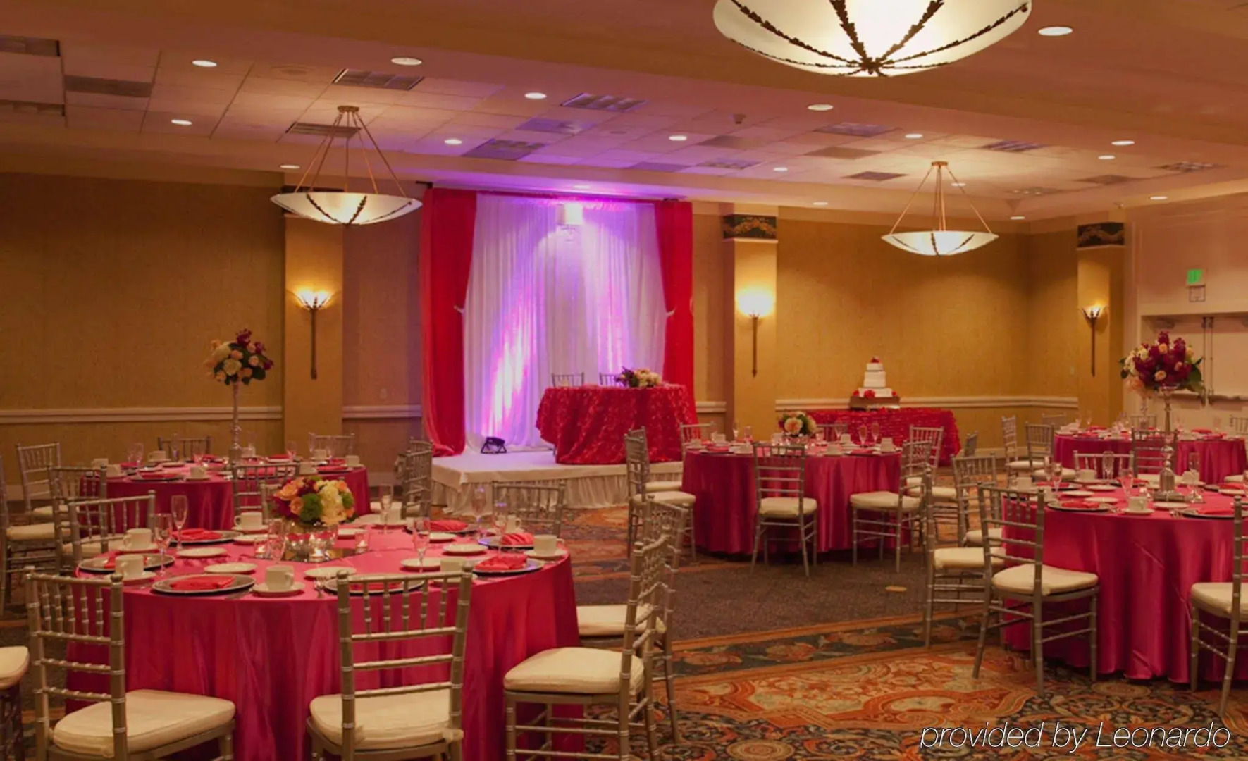 Holiday Inn Long Beach Airport Hotel and Conference Center by IHG