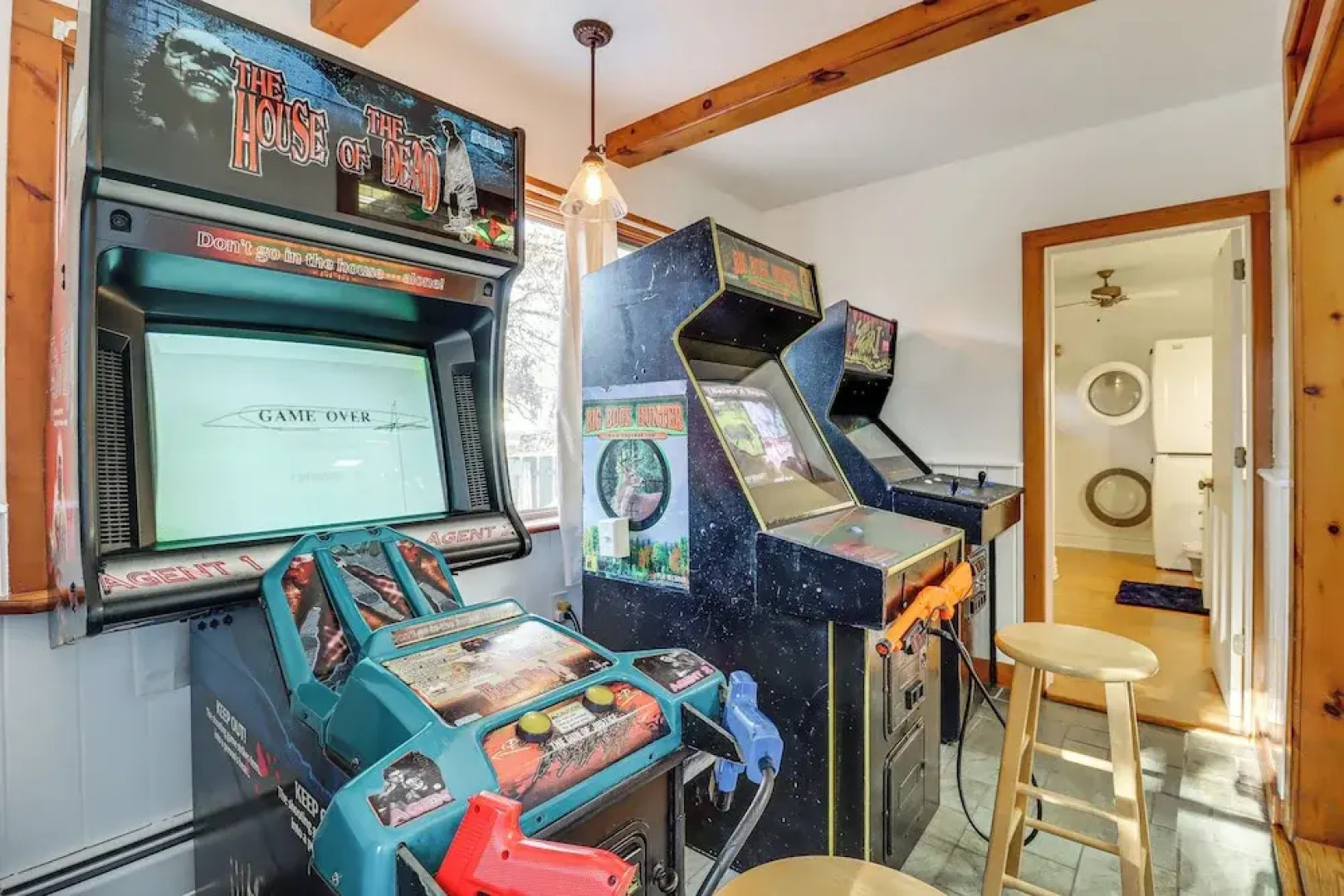 Charming Tannersville Home w/ Fire Pit + Deck!