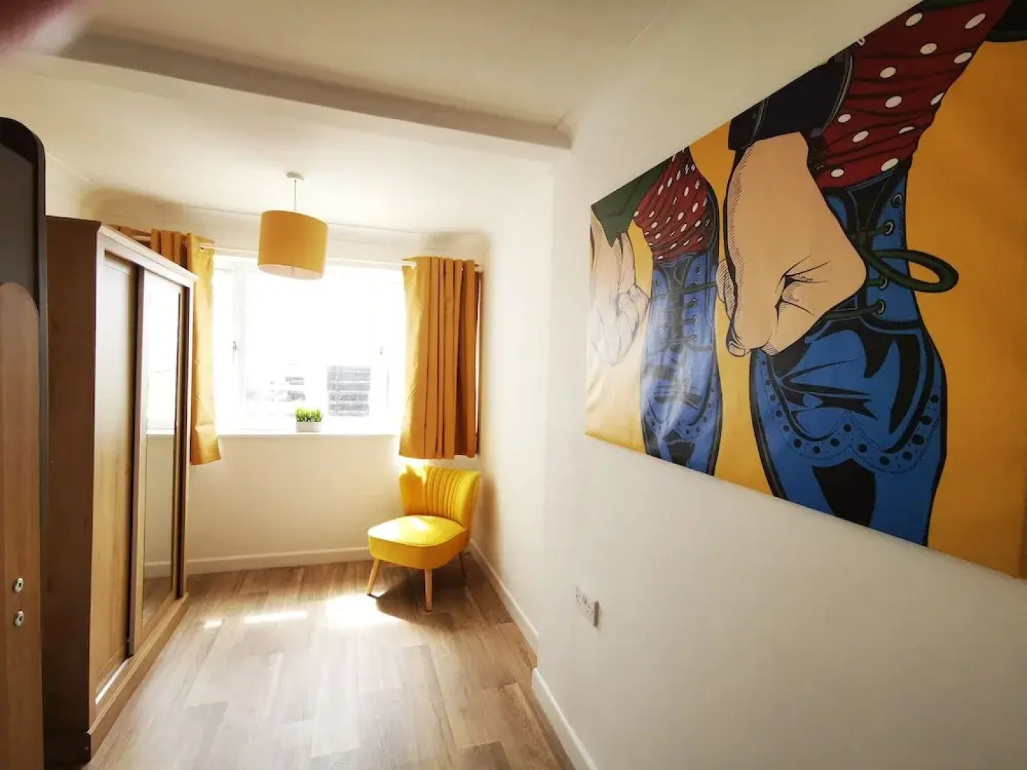 87 Marineside Beach Side Property With Stunning sea Views