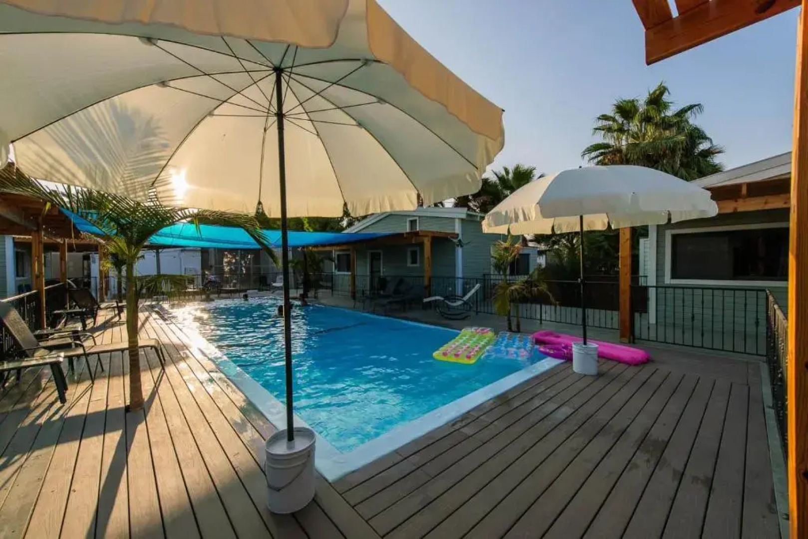 Somewhere - Chalets in the Arava