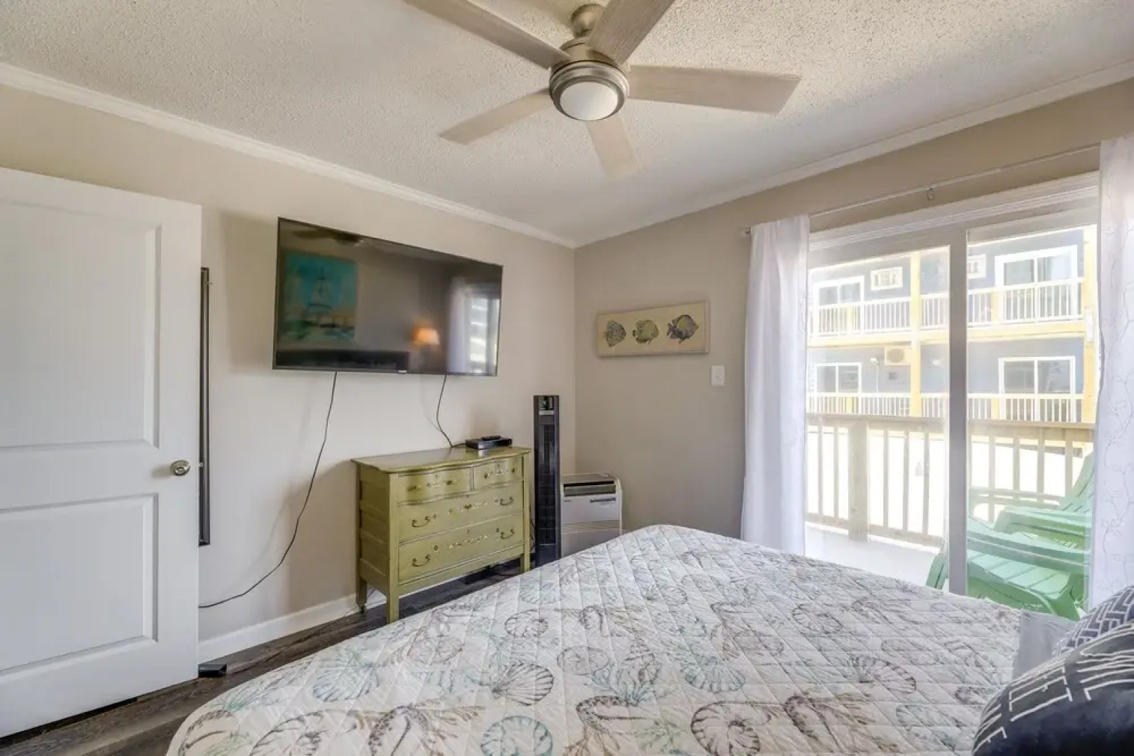 Beachfront North Carolina Condo - Steps to Ocean!