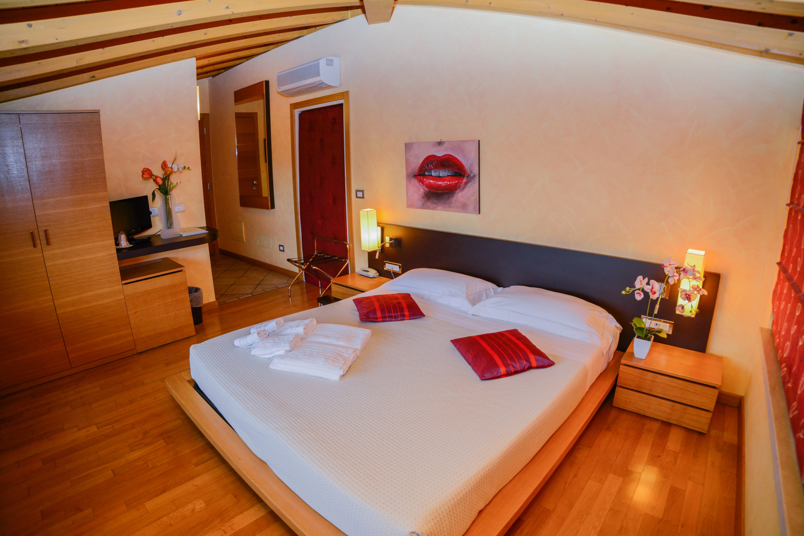 Отель AHG Donna Silvia Wellness Hotel