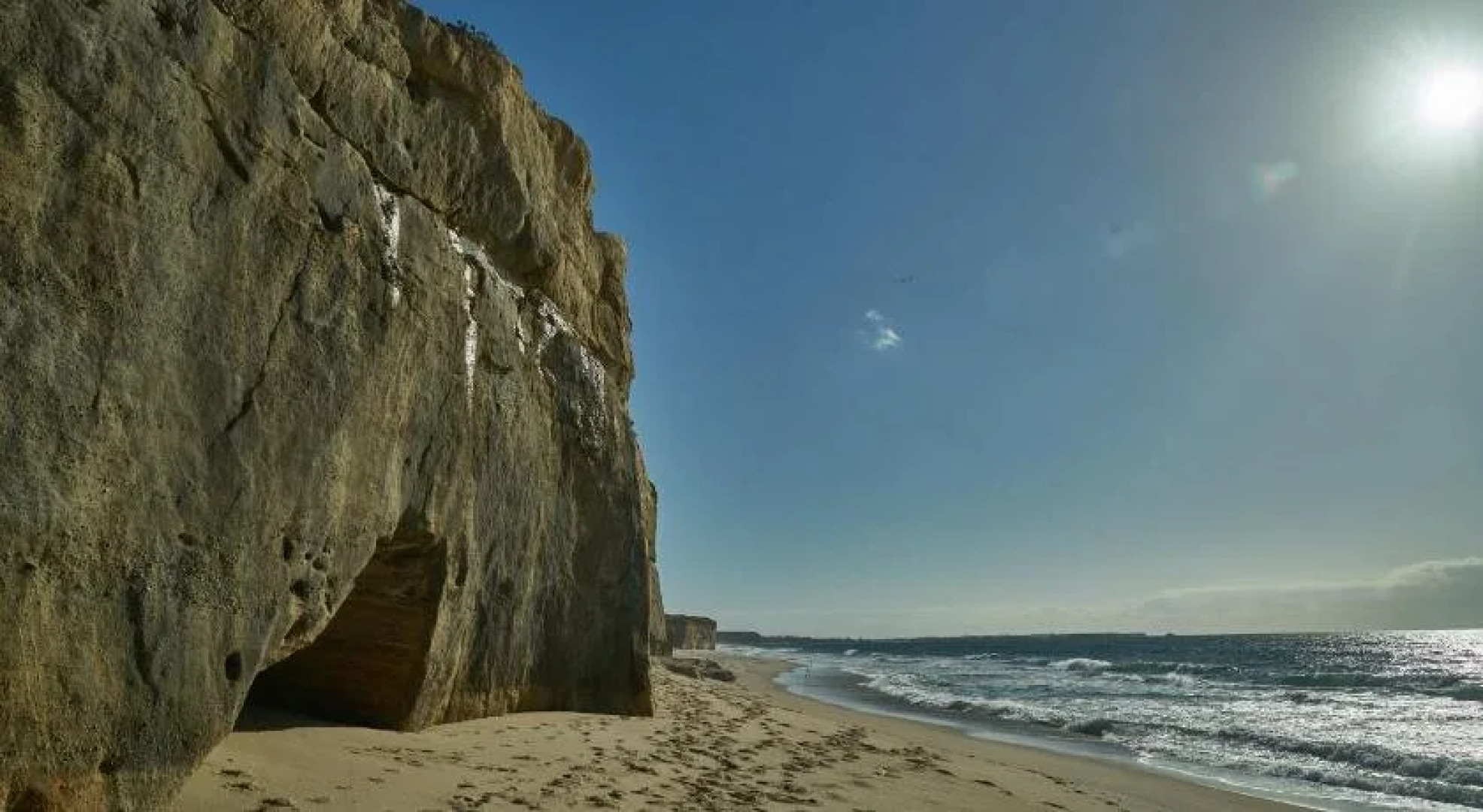 Torel Cliff Surf & Golf