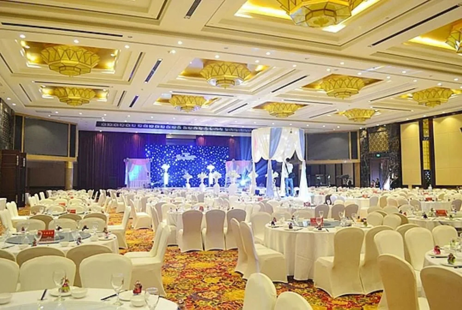 Deyang Care Feeling Grand Hotel