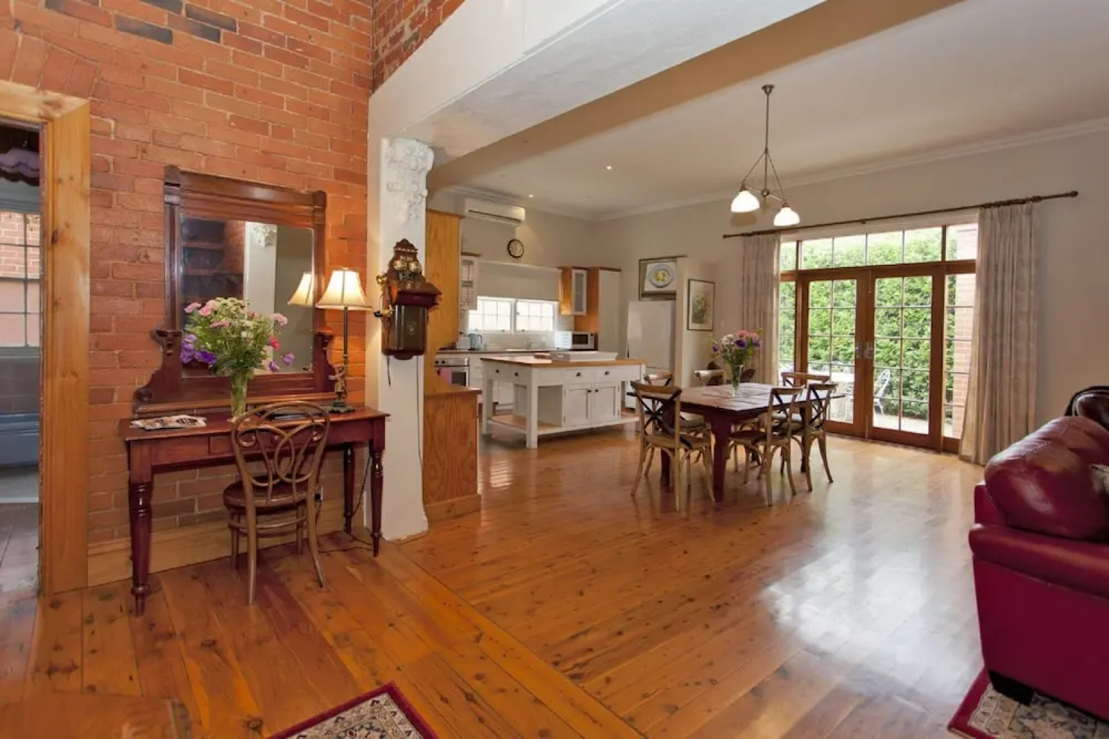 Rose Cottage - Historic Luxury