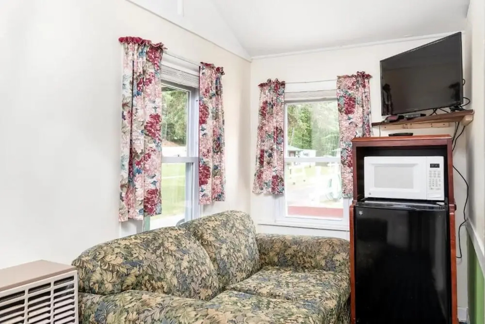 Perry's Motel & Cottages