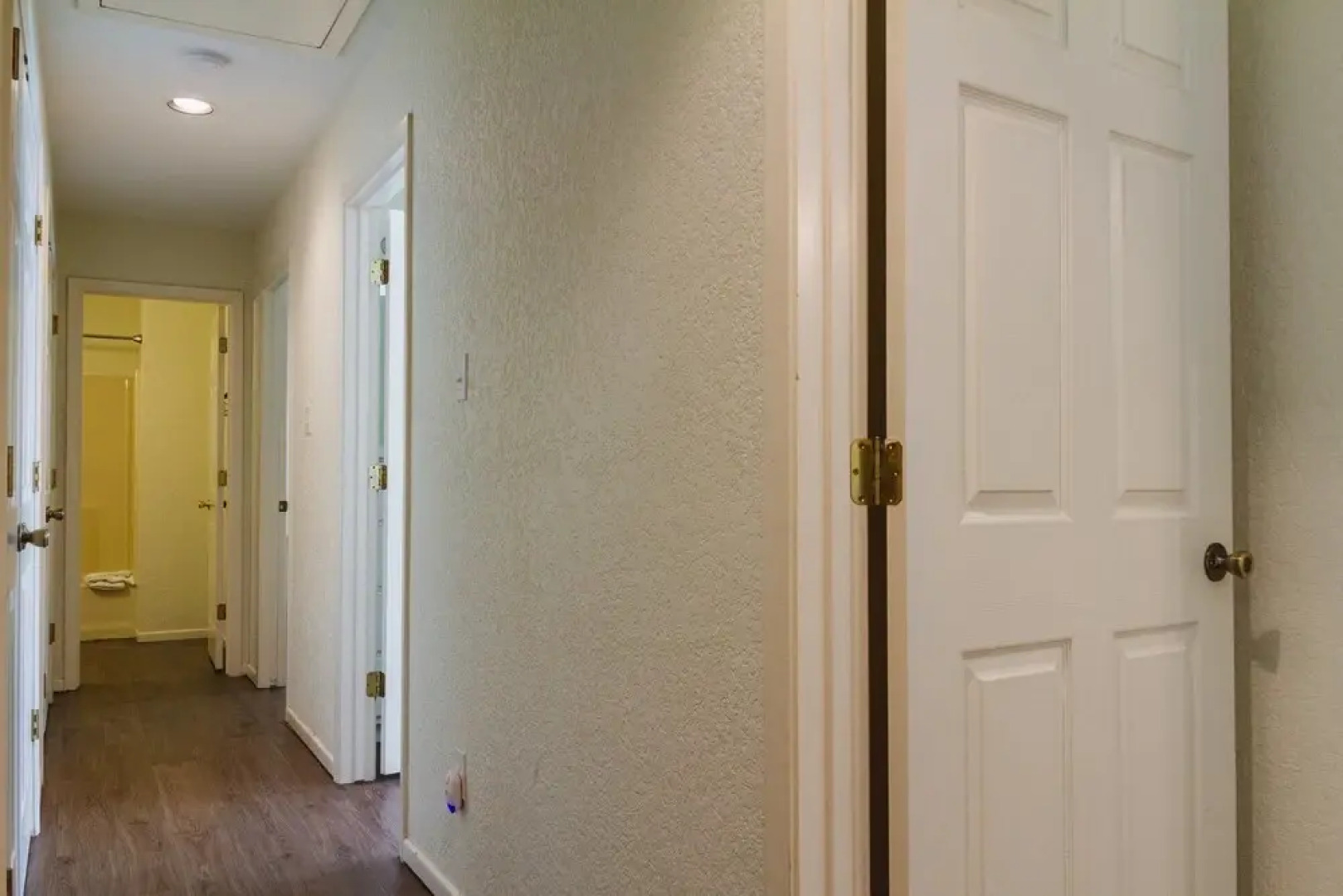 Earth Haus Stunning Riverfront Home