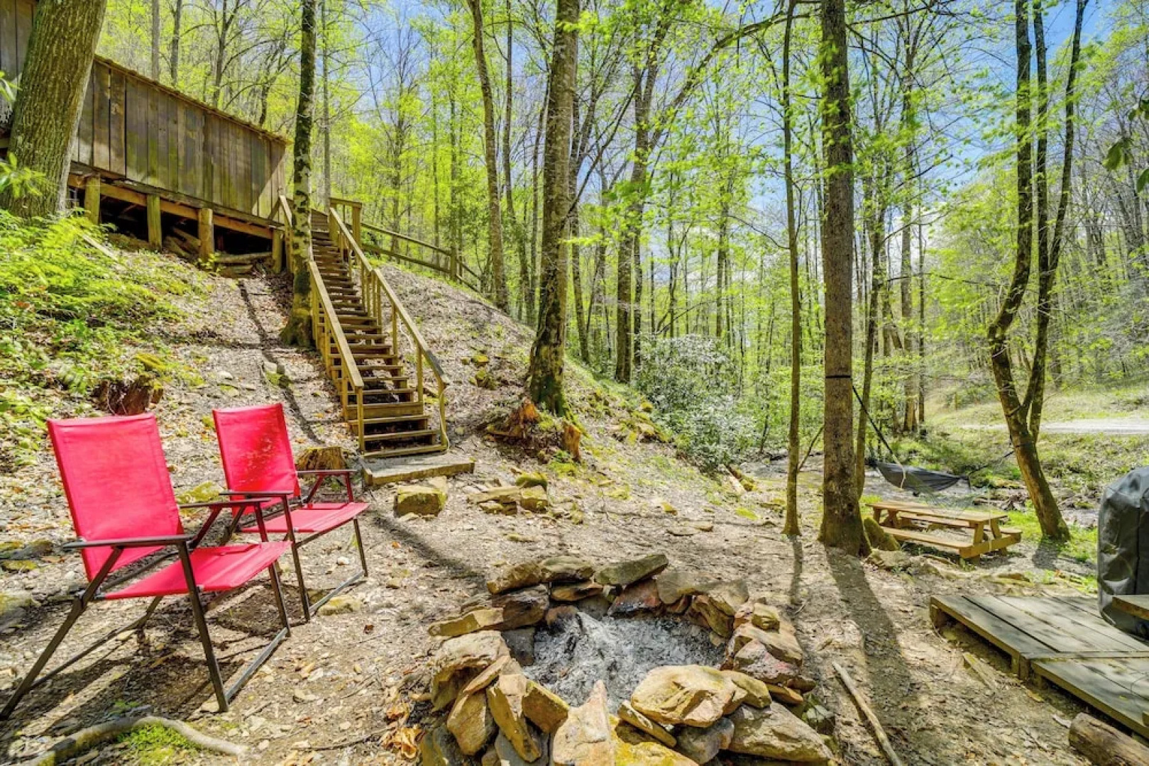 Creekside Cabin w/ Deck & Grill in Whittier!