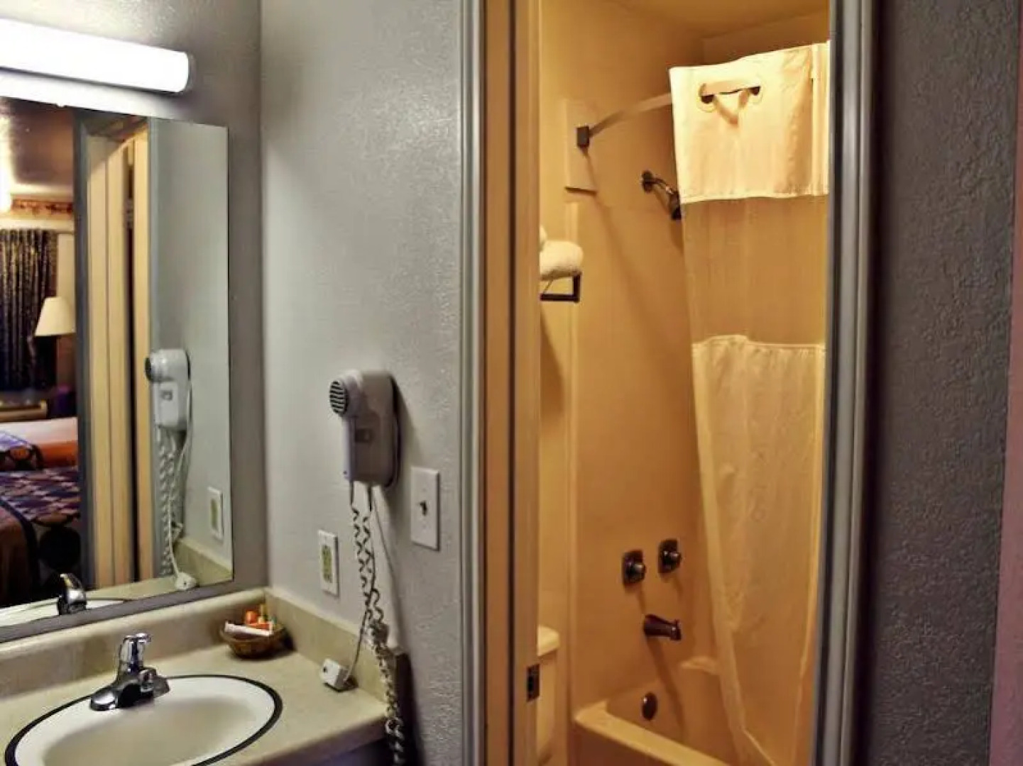 Super 8 by Wyndham Fredericksburg