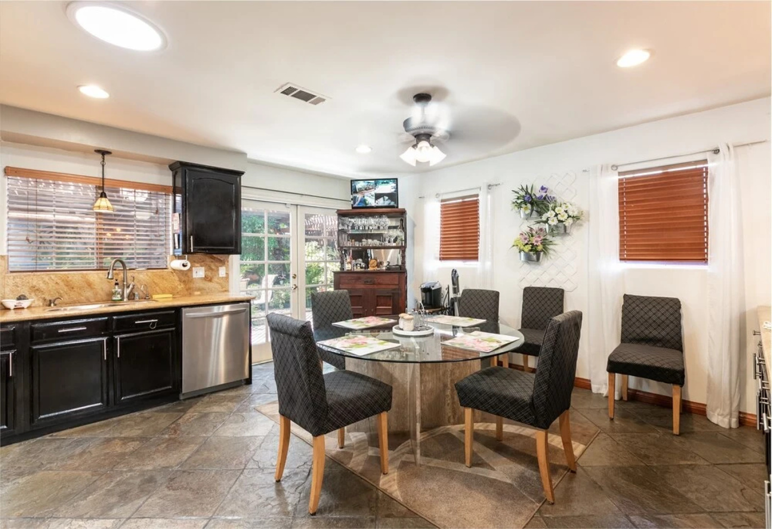 Tranquil Torrance - 1 Mile To Redondo Beach 4 Bedroom Home