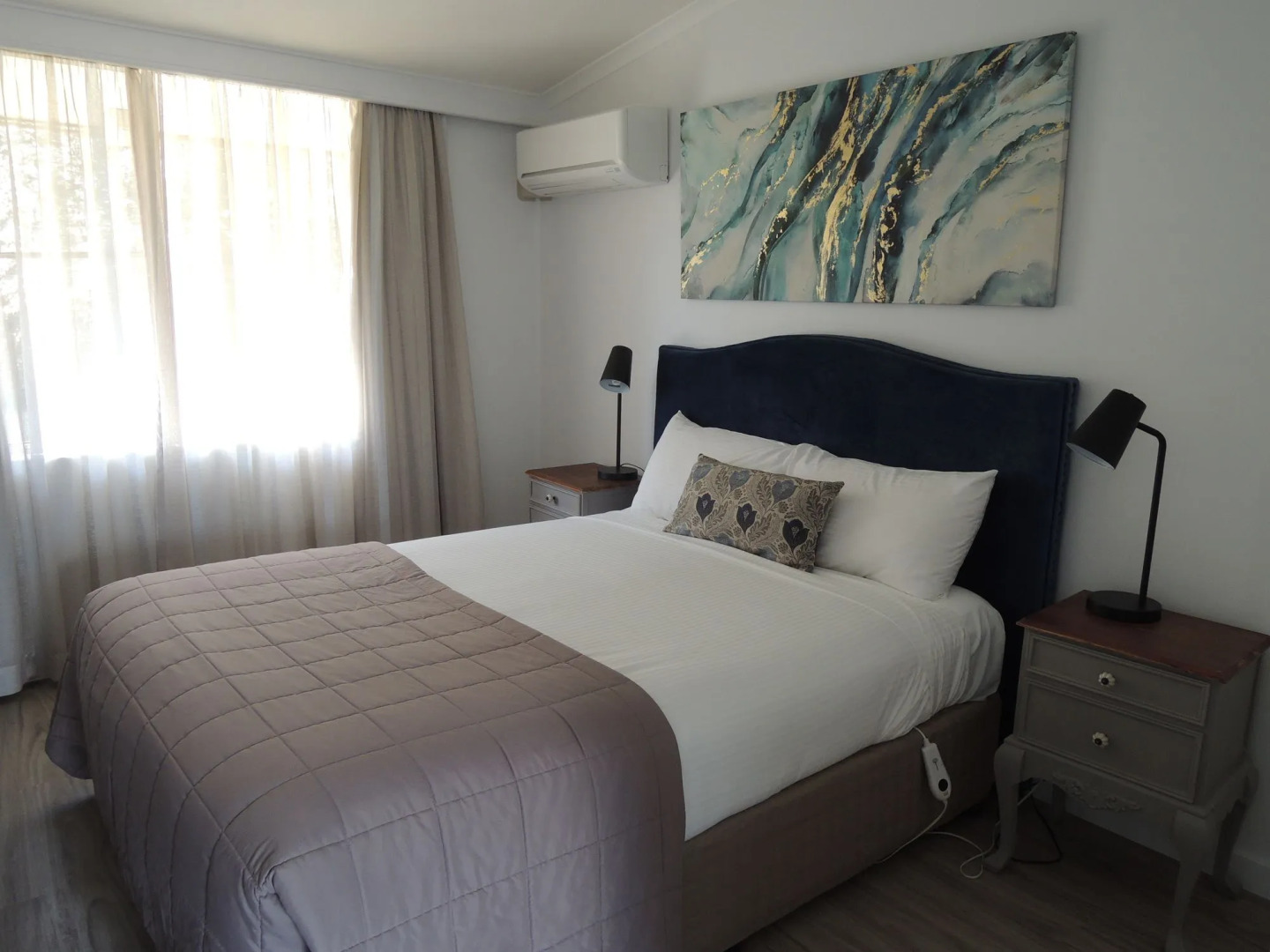 New England Motor Lodge