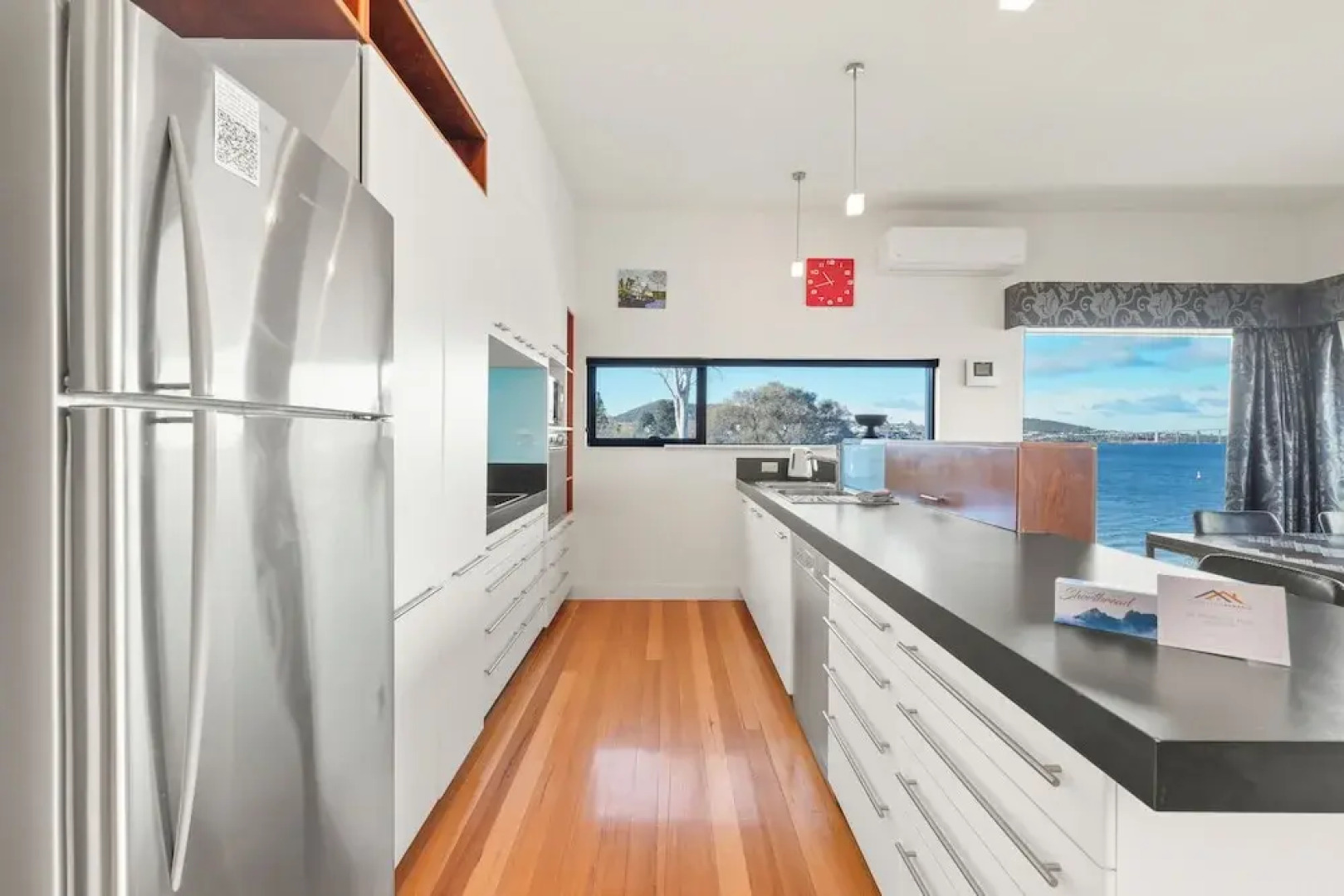 Waterfront Home - Gorgeous Views - 2 Bed