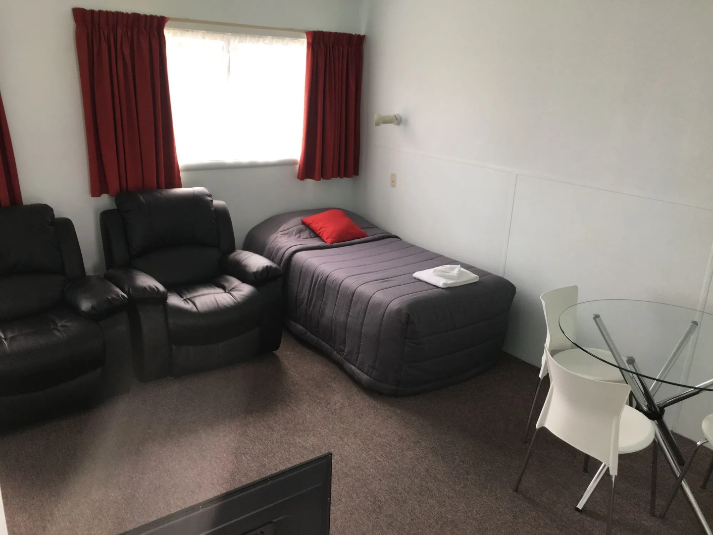 Courtesy Court Motel