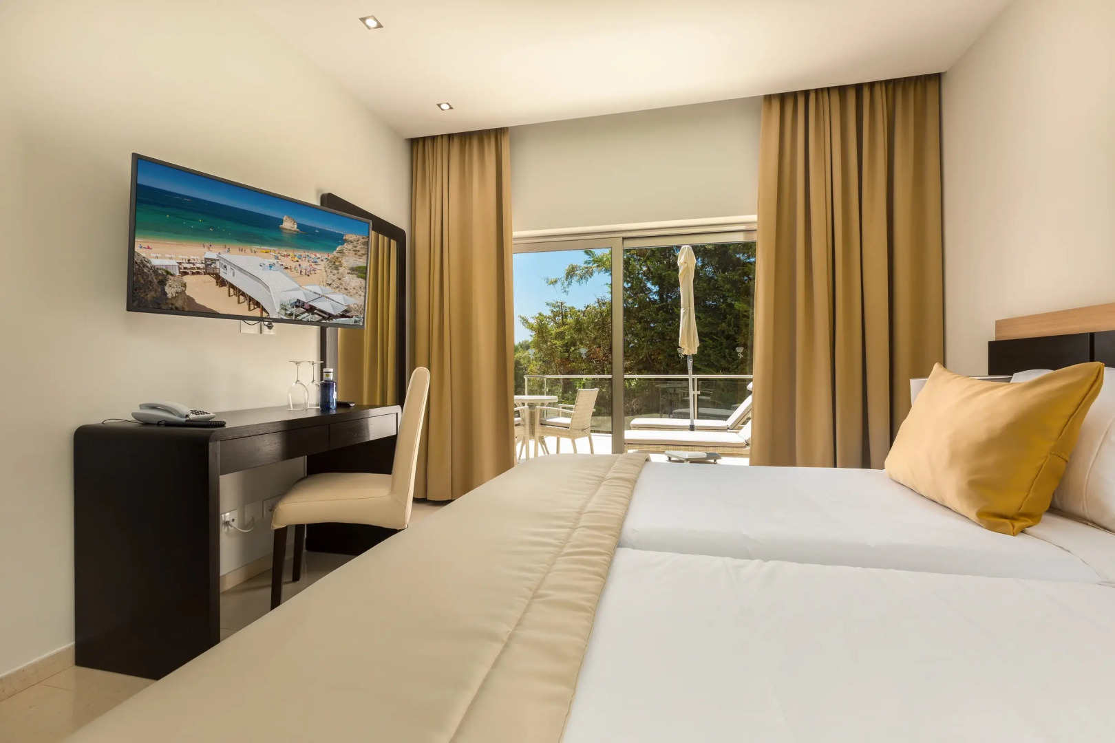 Caneiros Luxury House & Suites